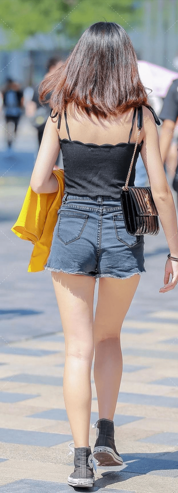 颜色|小姐姐会选择适合自己的短裤，简单舒适，优雅！