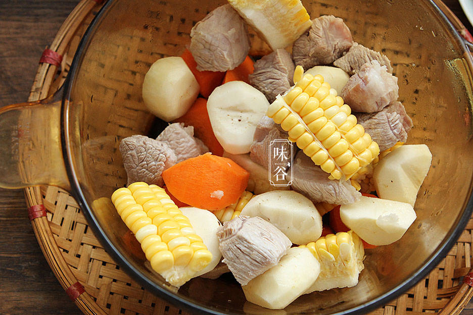 入秋後，乾燥上火多喝這湯，3樣食材簡單煲一煲，清甜味美去秋燥 熱愛美食 第6张