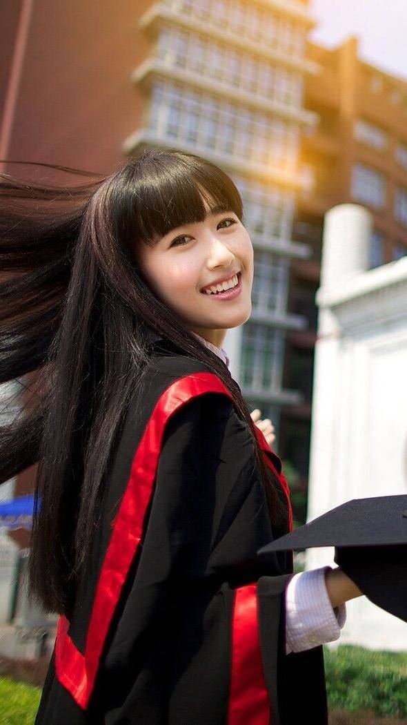 知名女星官宣结婚,唯美婚纱照曝光超迷人,与富豪老公有夫妻相_康逸琨