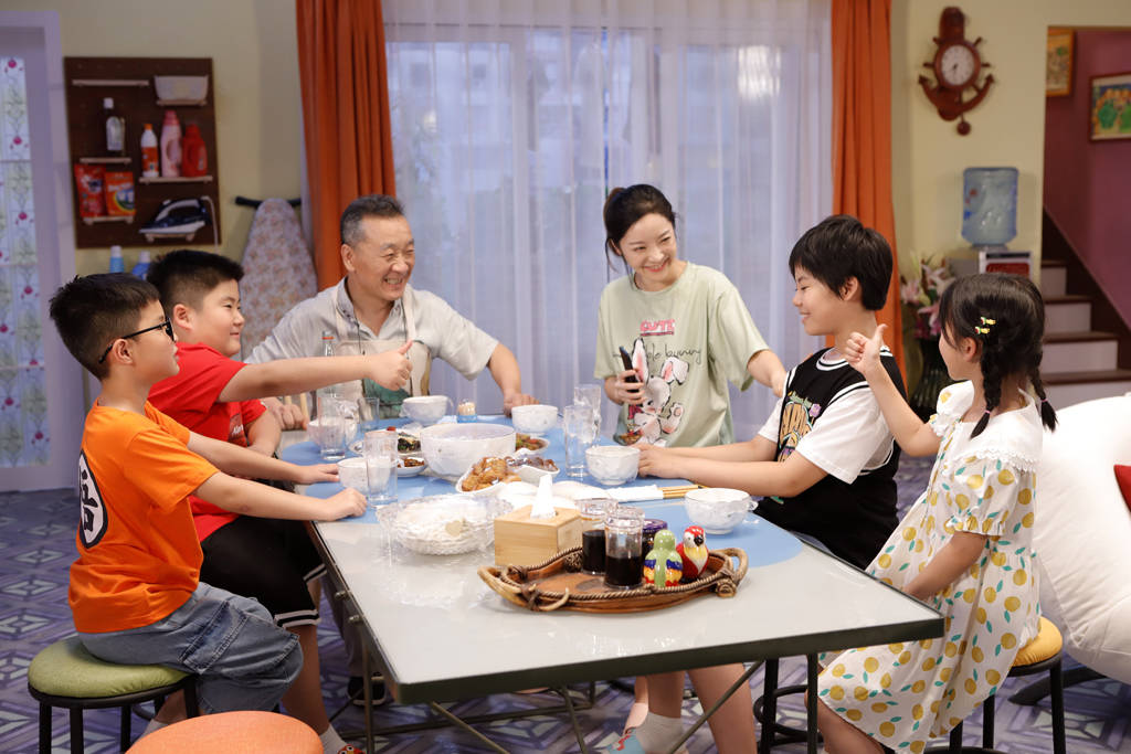 英达新作放学以后集齐春晚大咖打造升级版家有儿女