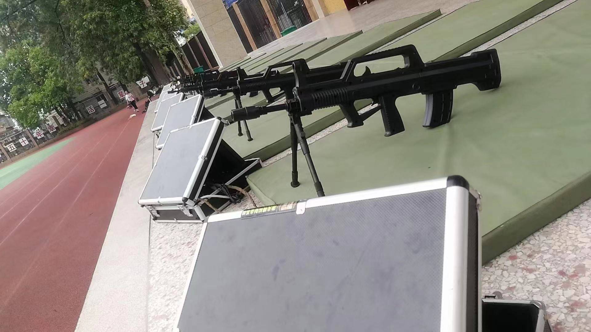 激光打靶---让你和奥运会冠军一样当个神枪手!