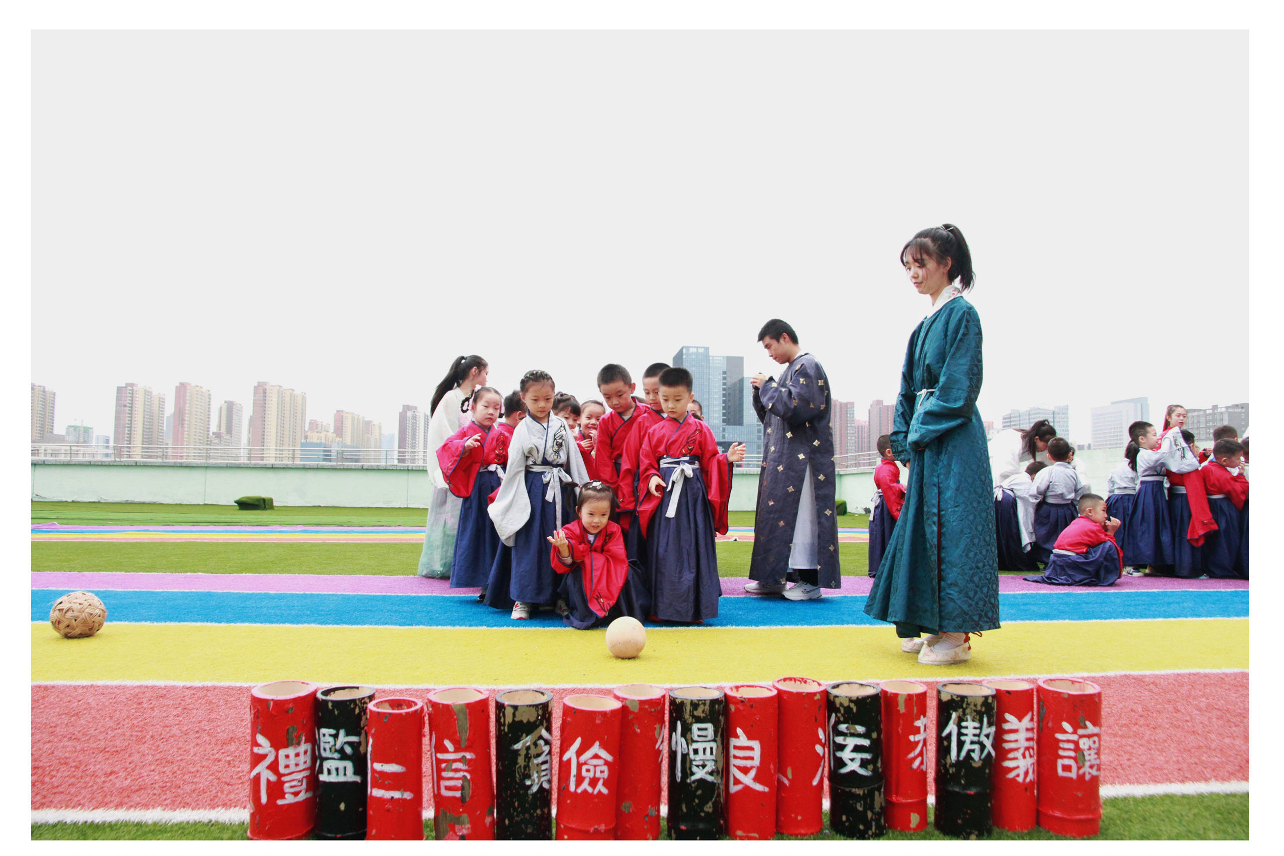 让孩子在文礼传承中体验国学之美西安高新俊逸幼儿园国学体验日活动