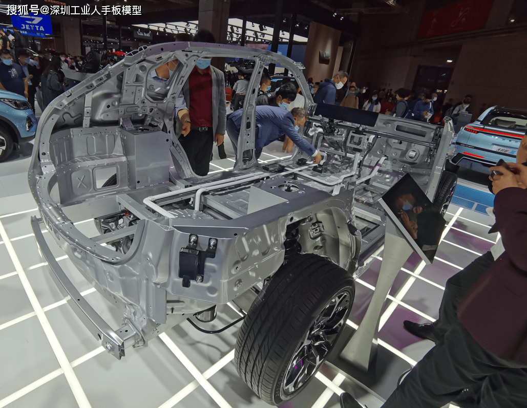 车展的汽车模型展具都有哪些带你看看不一样的展车