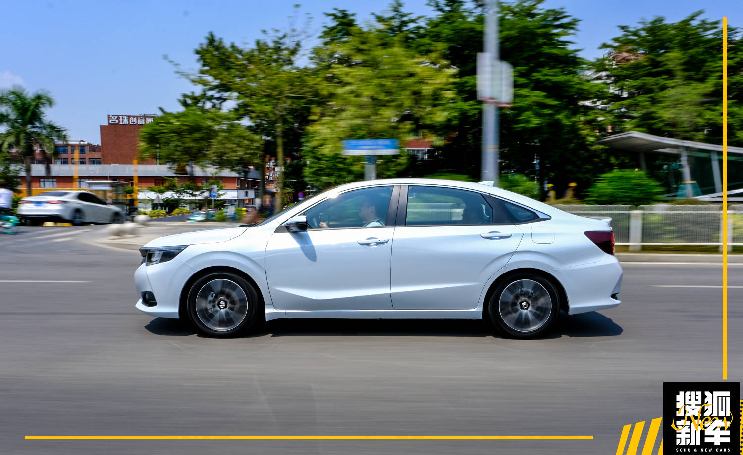用最低的成本感受混动的魅力试驾2022款广汽本田凌派