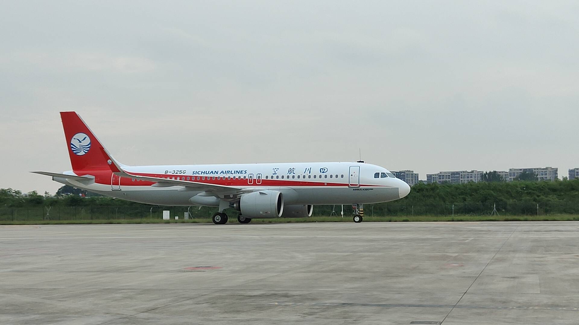 新机加盟川航机队规模达176架