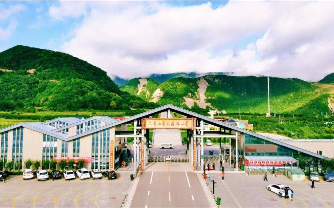 陕西旅游博主带您玩转神奇宁夏 秋游泾源六盘山国家森林公园