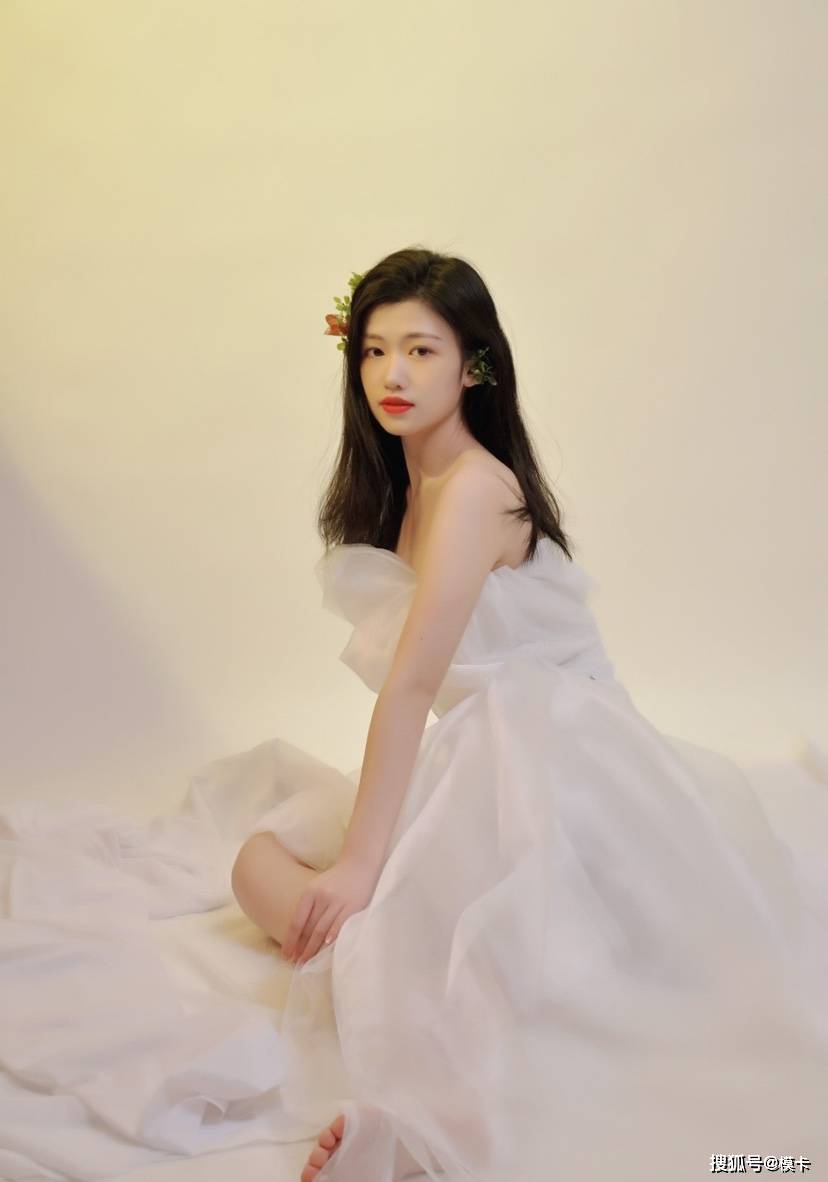 模卡 推荐艺人:蔚蔚