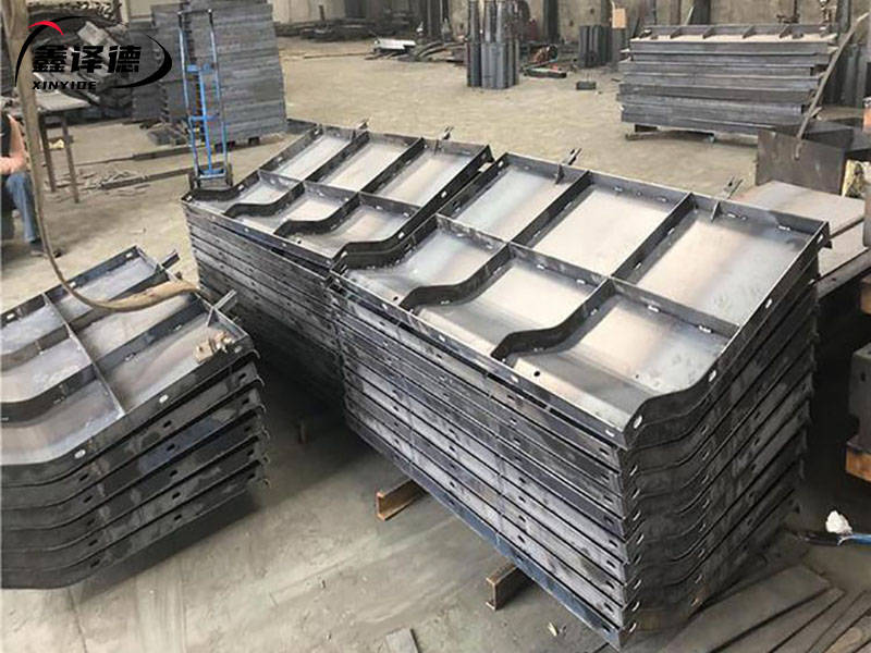 1/ 12 道路防撞墙模具是一种广泛应用于高速公路建设,省道建设,国道