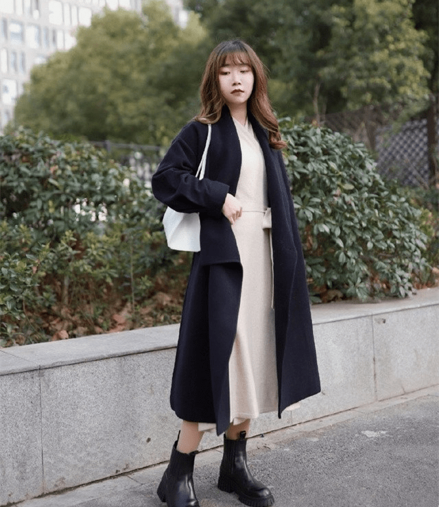 呢子 “大衣+呢子裙”优雅又时髦，穿出气质美