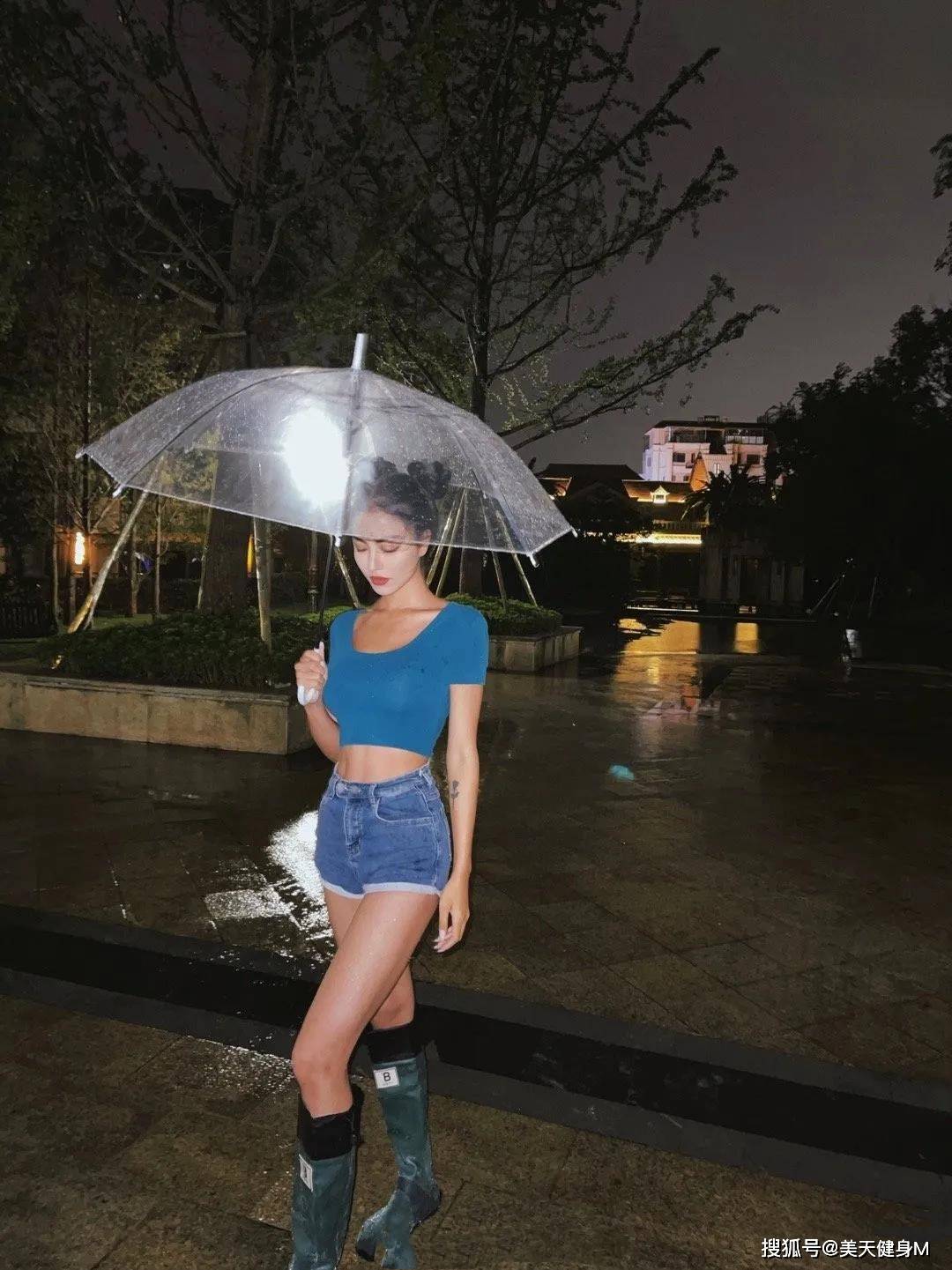22歲重慶健身美女，靠健身打造完美身材，你覺得美嗎？ 健身減肥達人 第5张