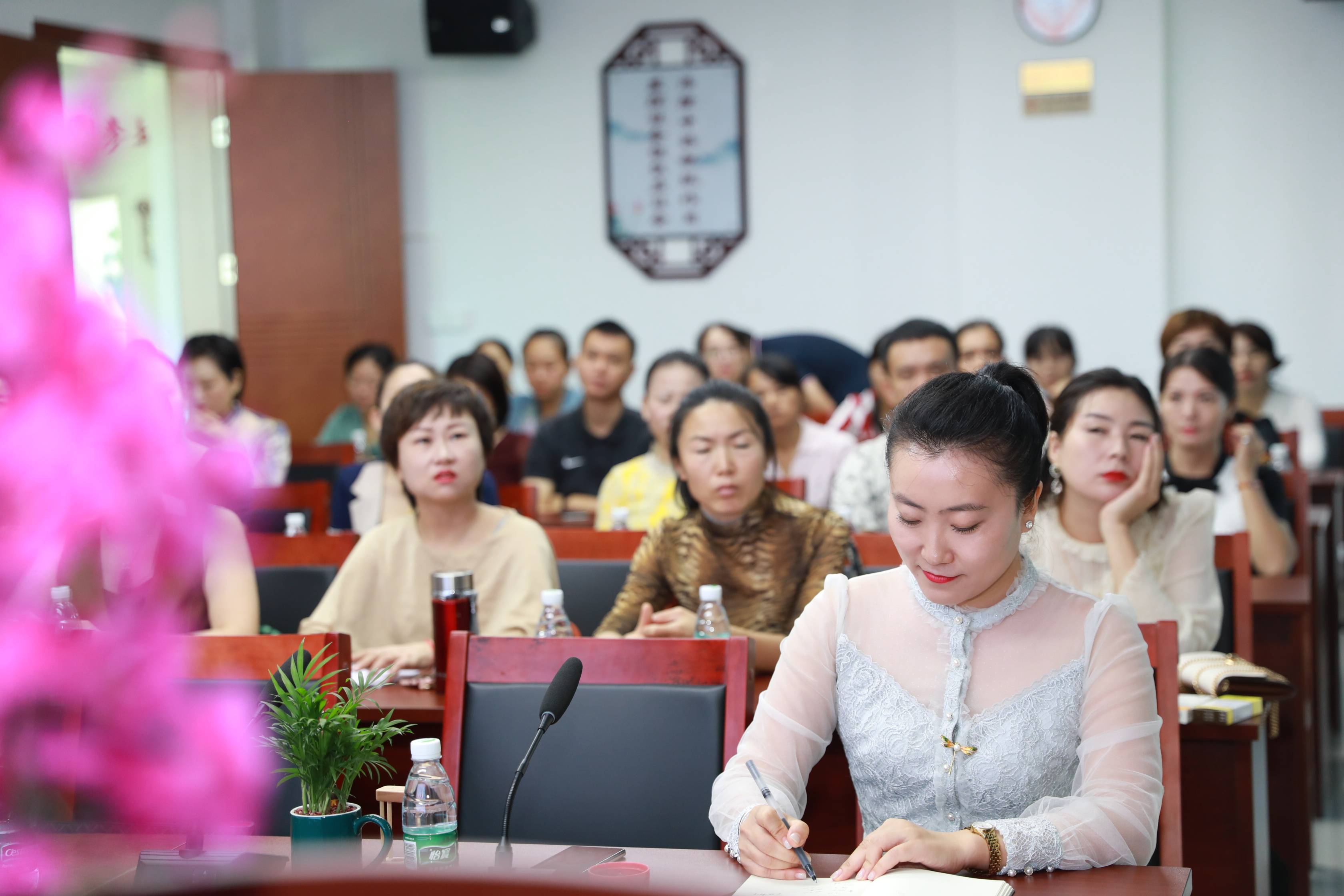 凤凰商学院创业培训走进三亚女子创业协会