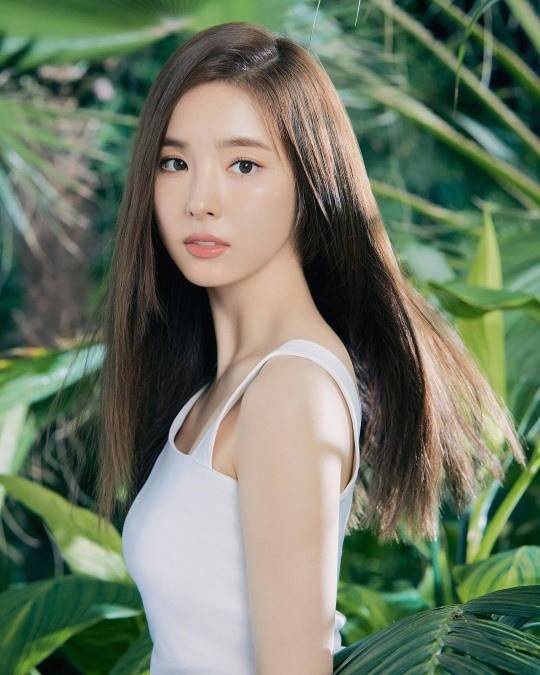 韩国女星发型长发图片