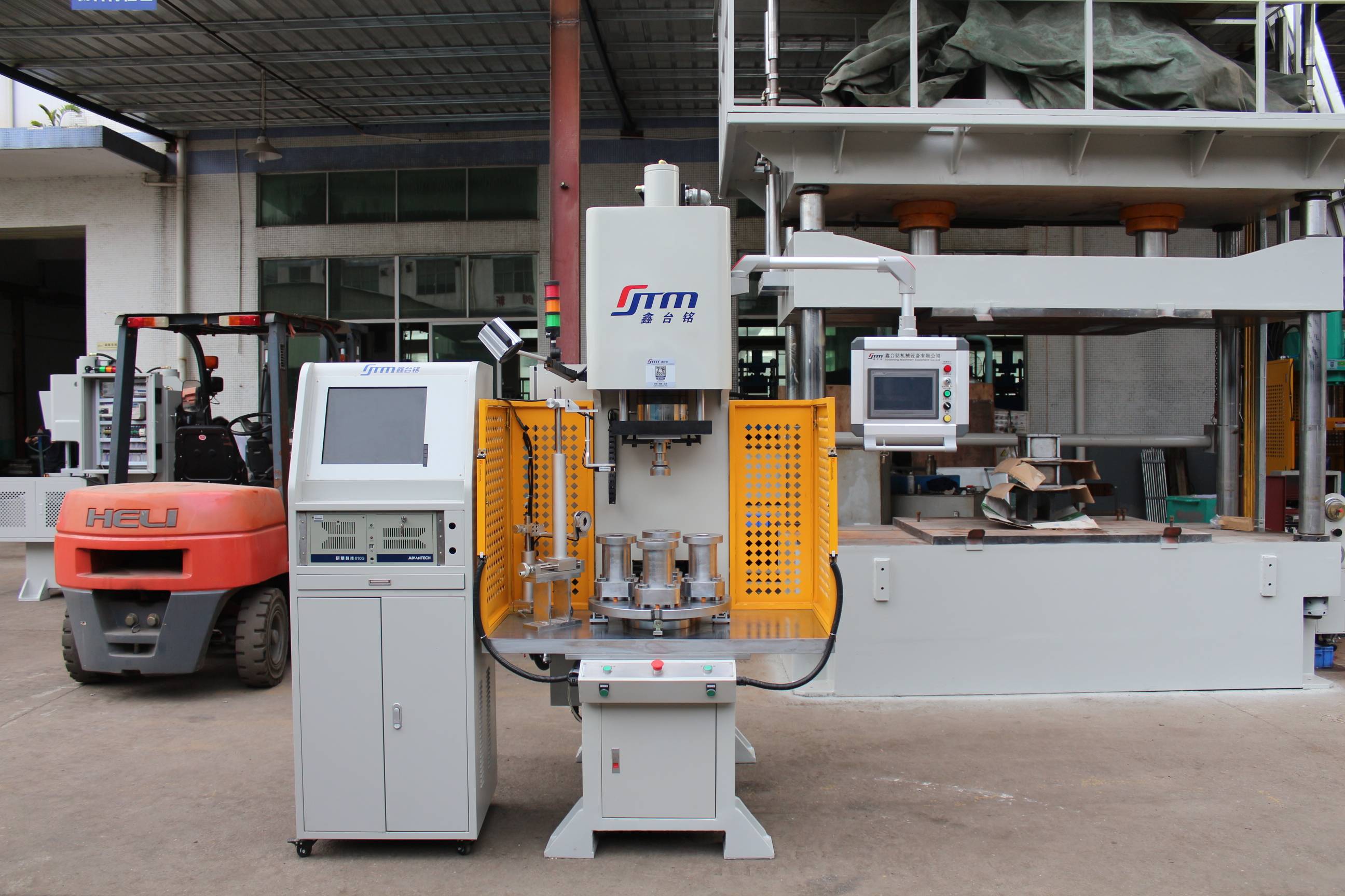 成型,浅拉伸,整形及压力装配等;2,眼镜,钟表,电子插接件成型,电机转子