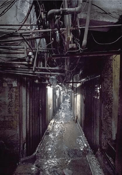 “罪恶之城”“人间魔窟”警察的禁地，真实的香港九龙城寨