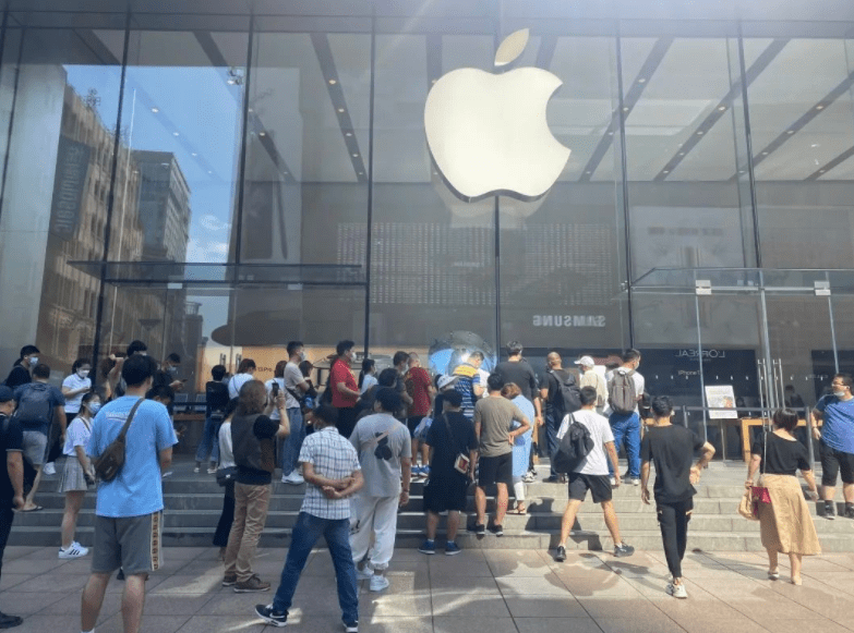 苹果手机销量在中国占了“半壁江山”，为何国产手机却在美国不受待见？