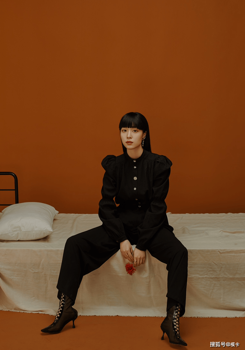 体重 模卡 推荐艺人：大莹