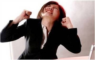 什么|经常反酸、烧心是什么症状？怎么改善呢？