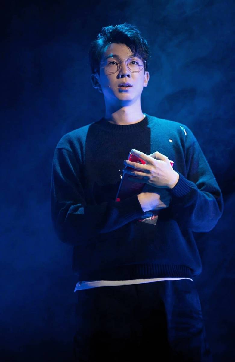 音乐剧 人间失格 将开演白举纲刘令飞直言压力大 Frank