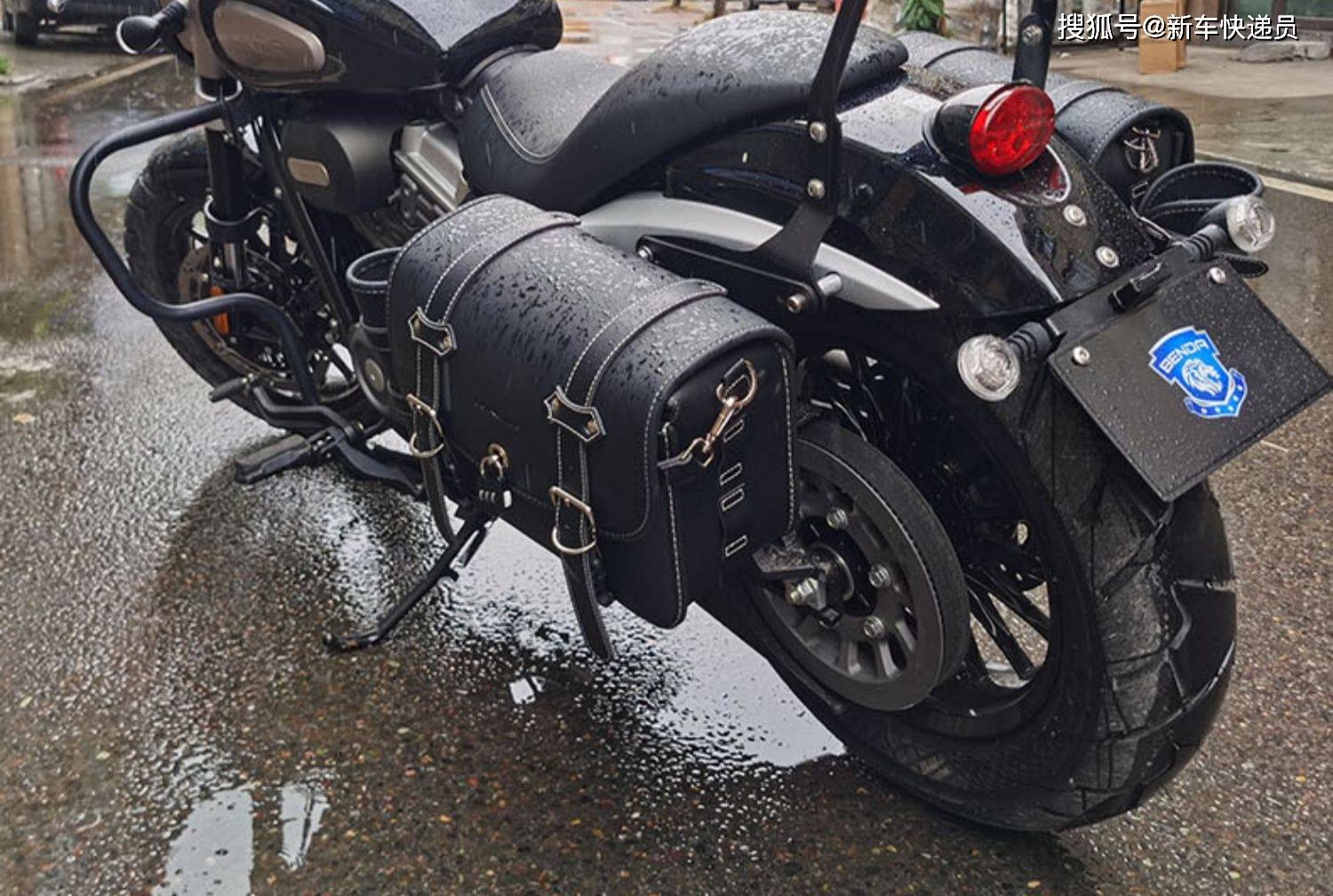 黄金单身巡航座骑金吉拉300,后座不能坐人无所谓,帅就完事!