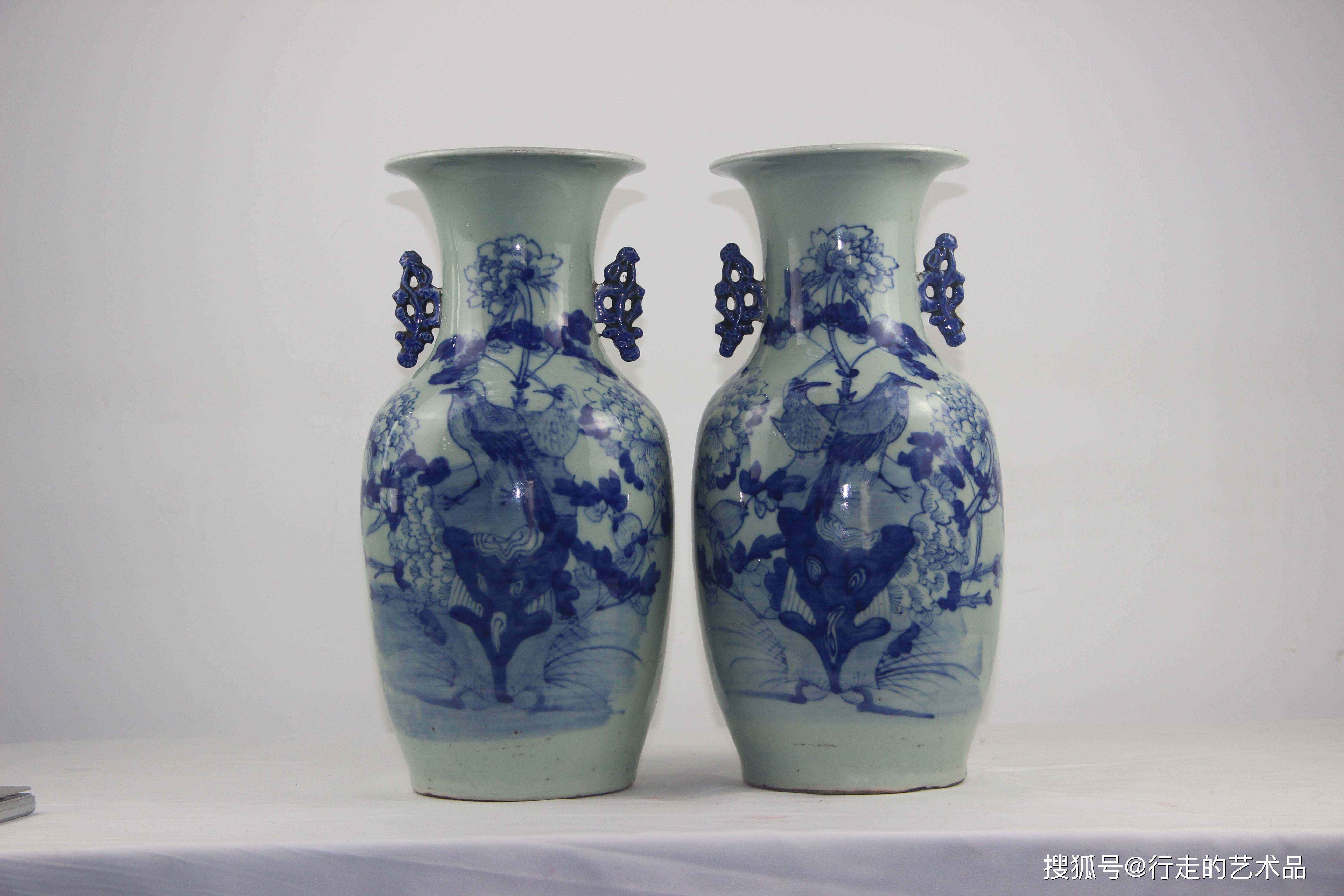 精品鉴赏-青花双耳瓶_the