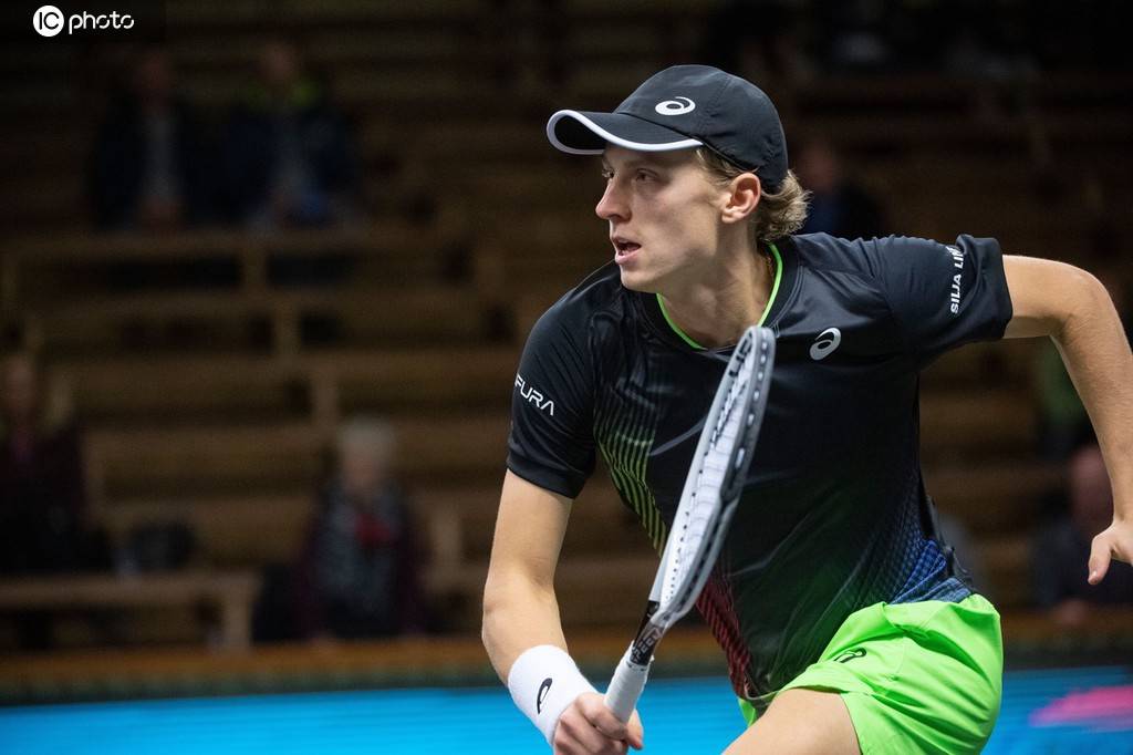 21年atp斯德哥尔摩公开赛男单首轮马丁内斯获胜