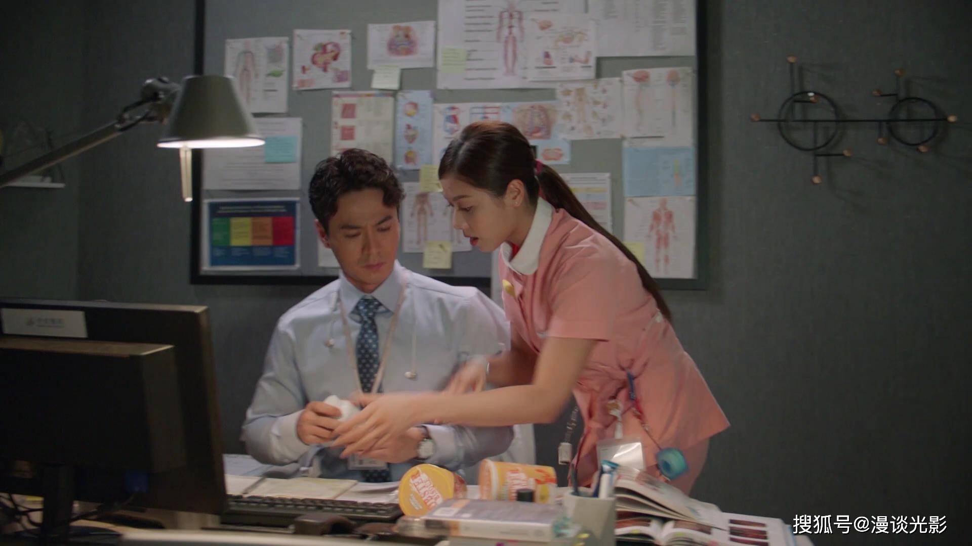 慈恩和罗|龚慈恩和罗子溢的故事，《星空下的仁医》很高明的悬念预置