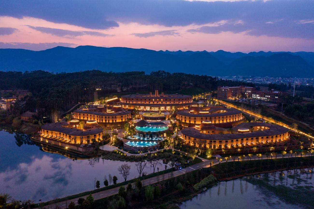 弥勒东风韵美憬阁精选酒店:艺术酒店美憬阁|梦幻打卡推荐_云南省