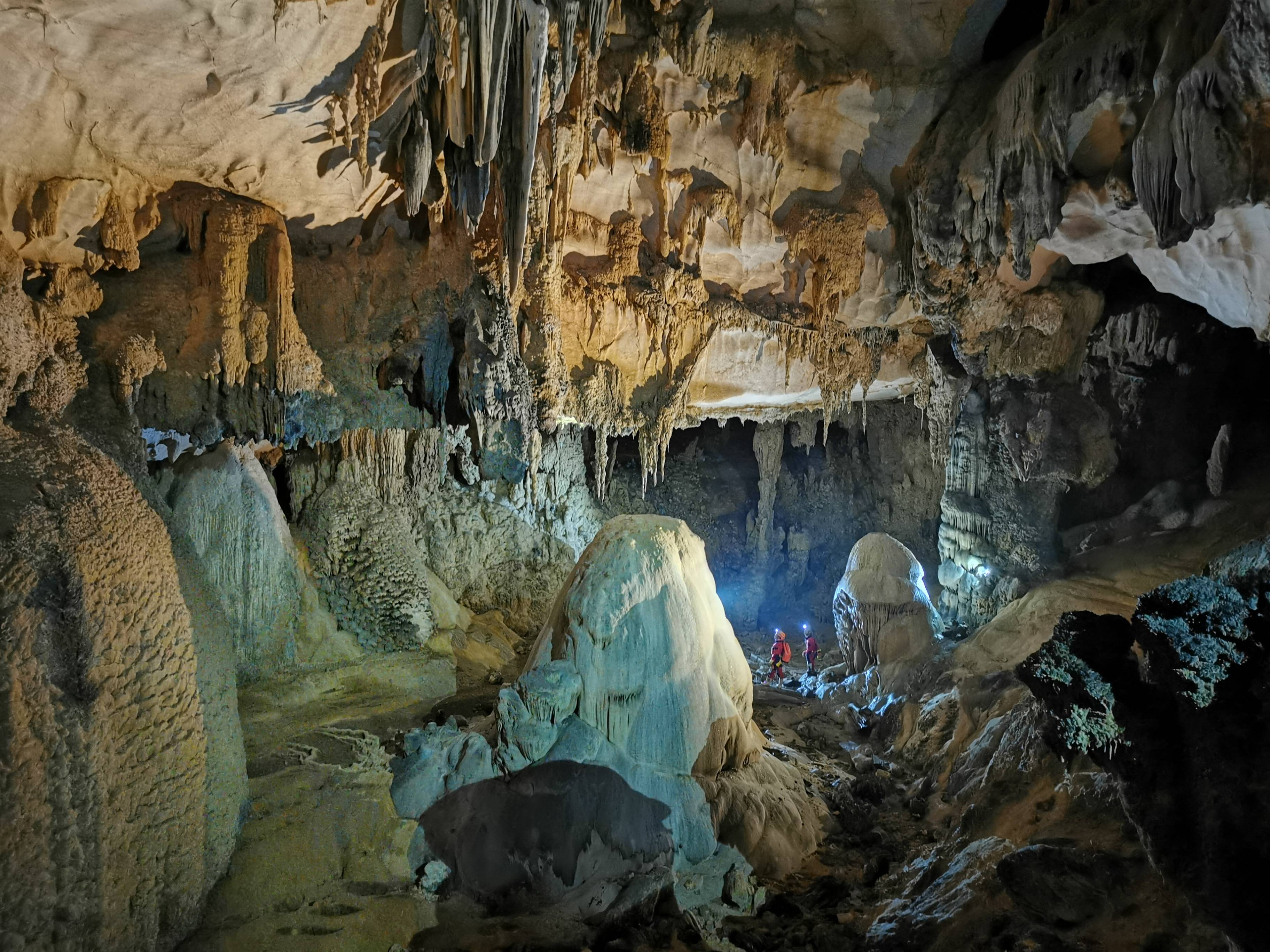 岩溶|桂林旅行攻略：探秘地心-解锁桂林新印象，沉浸在岩溶洞穴的世界里！