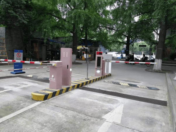 智慧停车排行_宜泊智慧停车助力华西医院静态交通改良升级