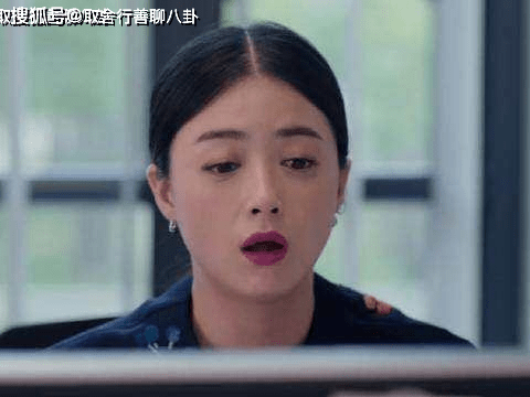 五年前的《欢乐颂》蒋欣拒演，杨紫被迫出演邱莹莹，她成功逆袭封面图