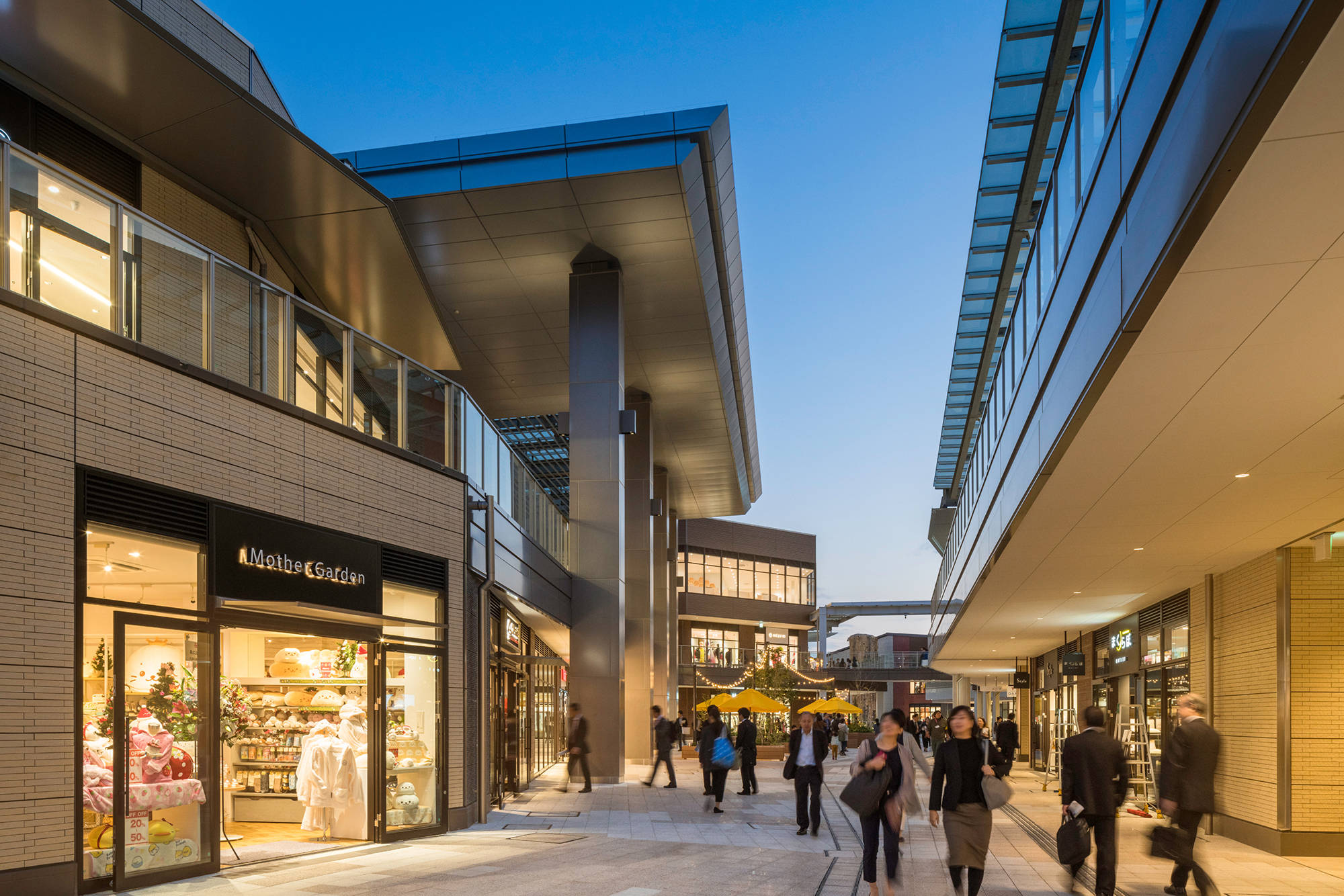 日本南町田grandberry park公园商业综合体 / laguarda.