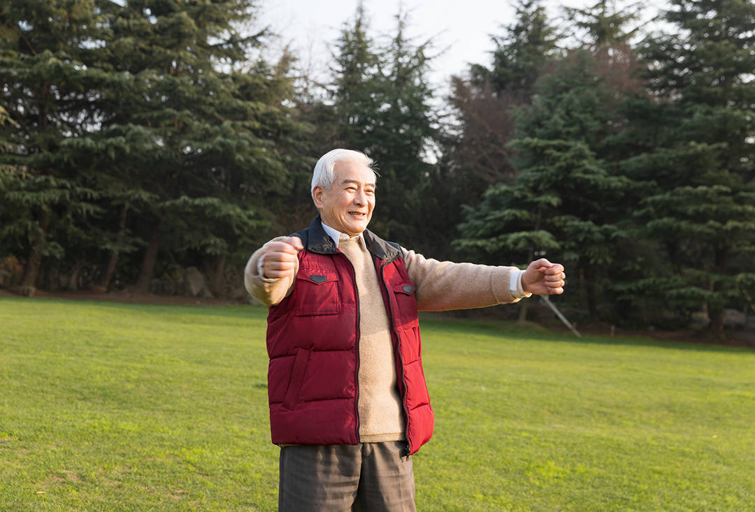 一老年人晨练突发急性心肌梗死!做儿女的一定要知道!_锻炼_运动_心脑