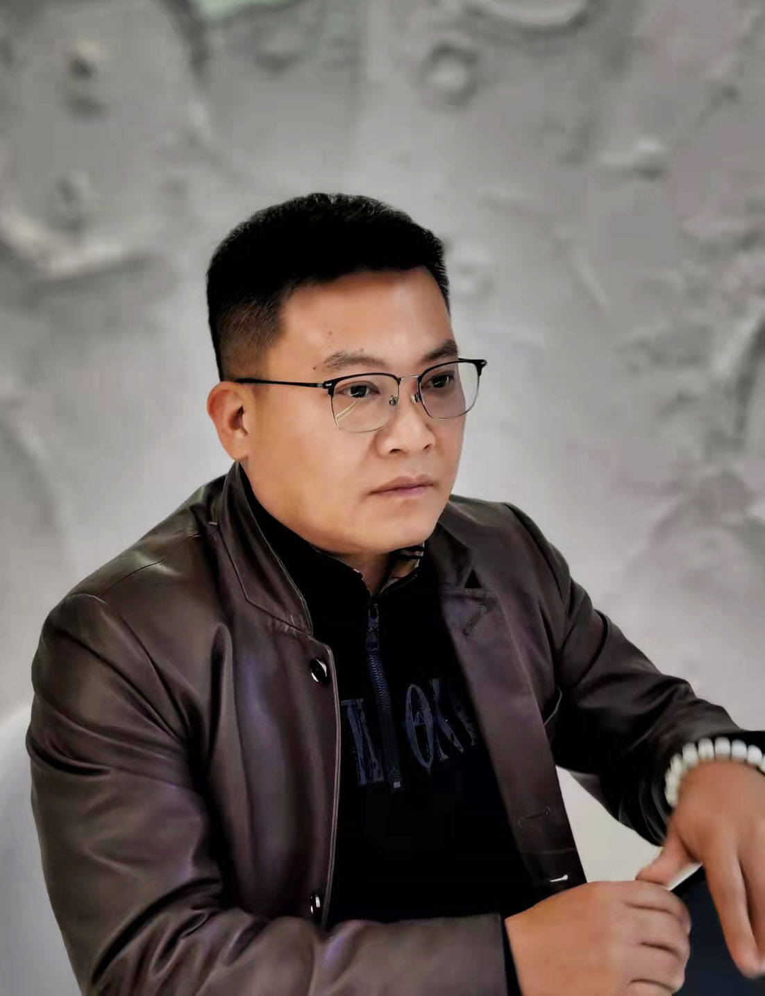 2021当代艺术年度人物罗建辉