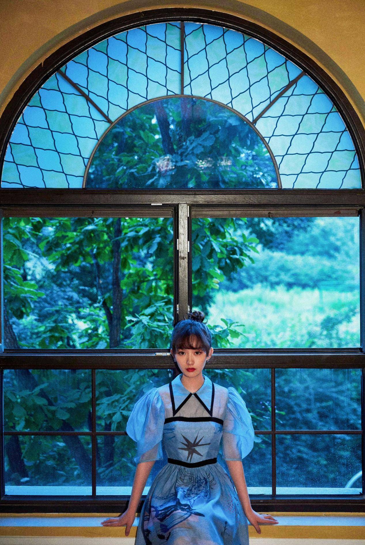 李澳曝复古生日写真感遇年岁有趣有盼