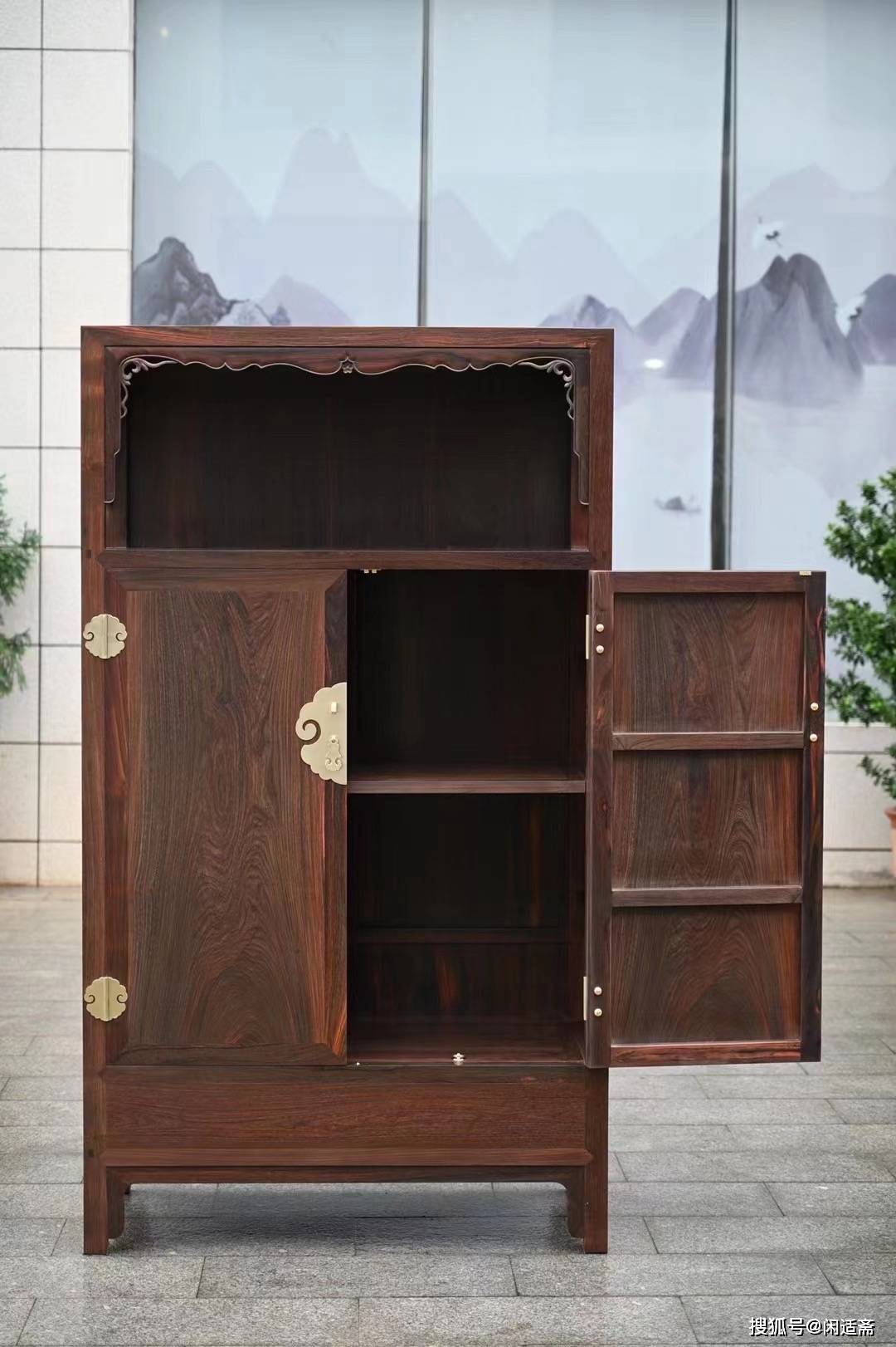 原创古雅清逸明式家具珍藏大红酸枝卷草纹万历柜