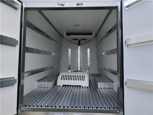 国六依维柯长轴疫苗面包冷藏车厢体内部结构图片这款国六依维柯长轴