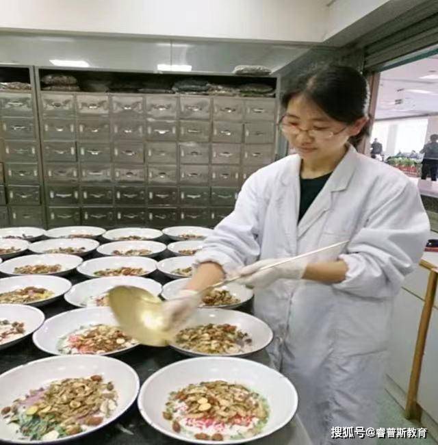 执业药师究竟值不值得考?薪资待遇 就业前景分析来了_证书_中药_行业