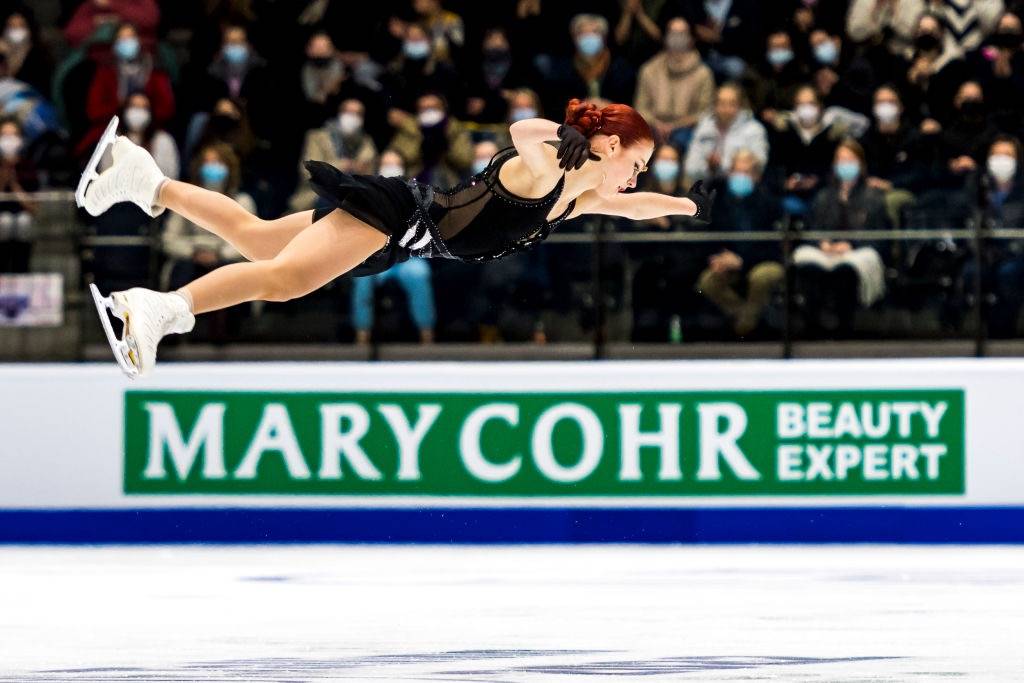 花滑欧锦赛女单自由滑瓦里耶娃失误仍夺冠 千金亚军莎莎第3_后内_冰三