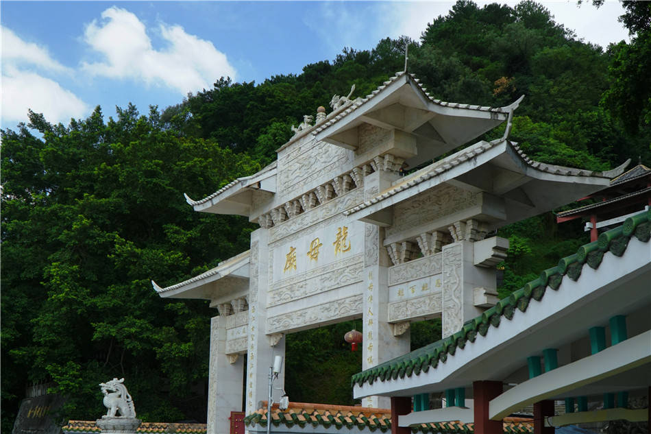 广西：梧州，龙光普照，福泽岭南，一座庙里套庙的龙母庙