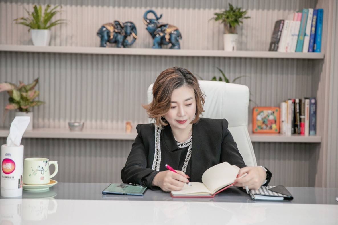 成都蓬安商会召开2022年第一届理事会扩大会议王晓春当选执行会长