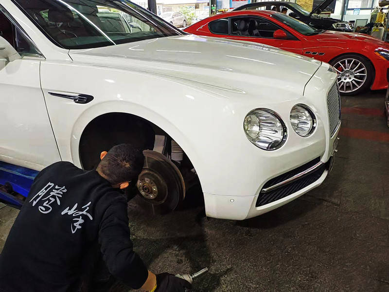 宾利维修宾利飞驰行驶抖动检查维修