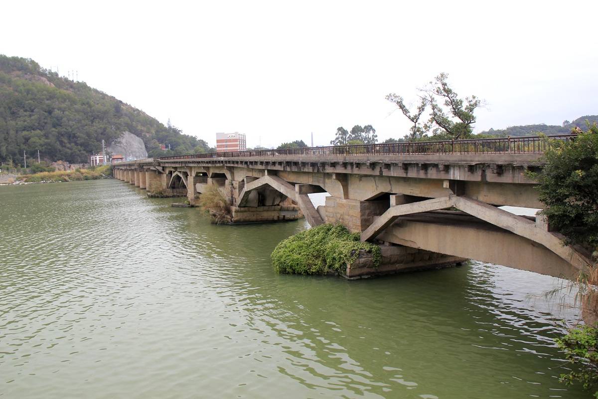 2001年6月,江东桥被中国国务院公布为"第五批全国重点文物保护单位".