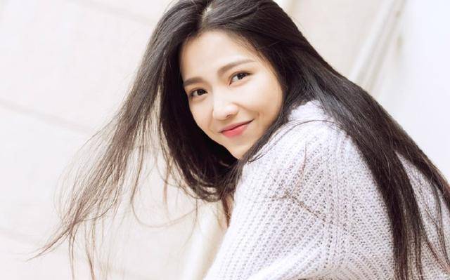 把她腿抬起来用力撞进去 美妙酥麻的滋味瞬间充斥全身(3)