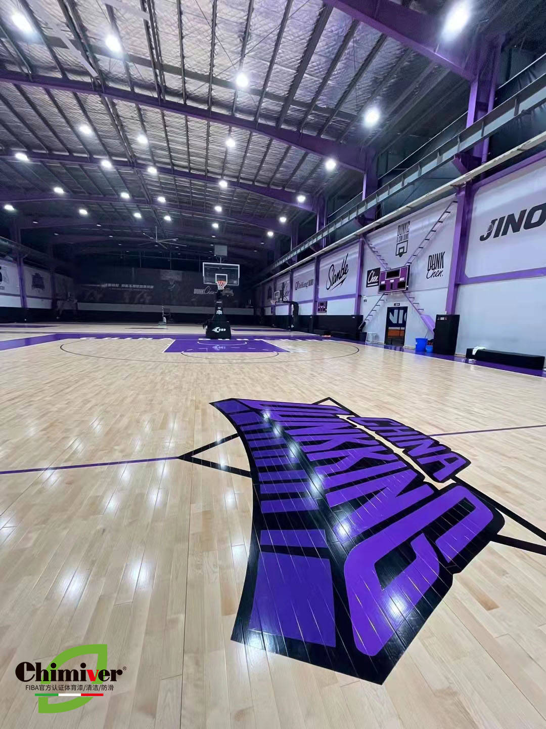 杭州dk灌篮陈登星篮球馆木地板打磨翻新运动木地板彩漆应用