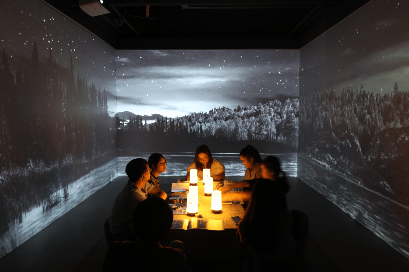 代入感差?全息剧本杀不给你这个机会!_投影_玩家_素材