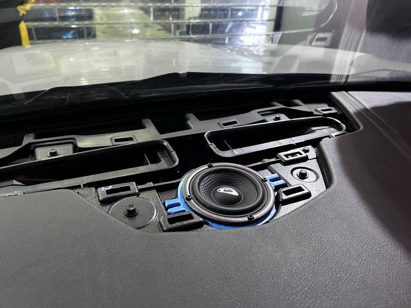 如临现场凯迪拉克xt5听人声无损音响系统升级方案