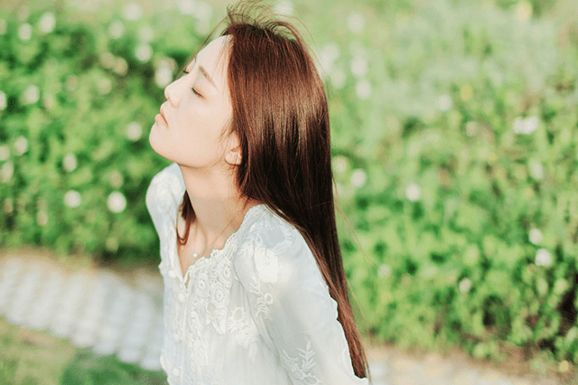 原创
40岁还想玩的女人,通常会有这4个表现,是一种危险的信号
01 出手大方,消费激增02 经常外出,作息混乱03 房事冷淡,如同交差04 喜欢网聊,神神秘秘