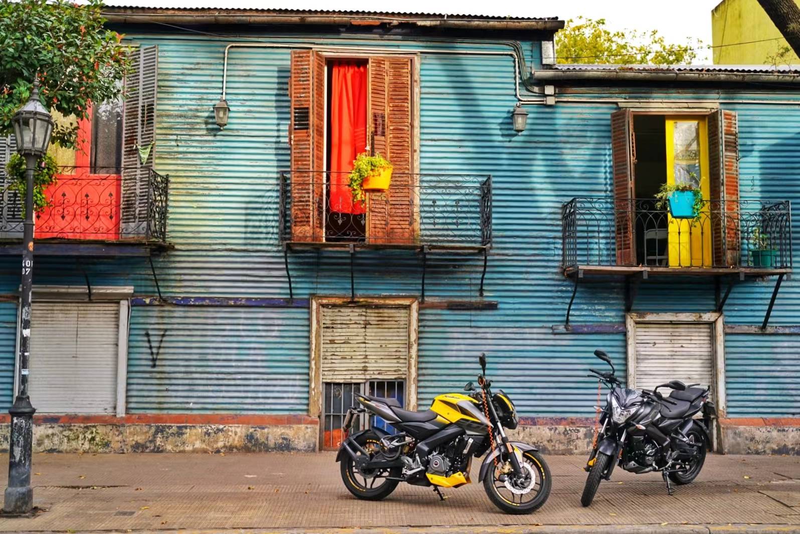 色彩|阿根廷博卡街区的色彩飞杨