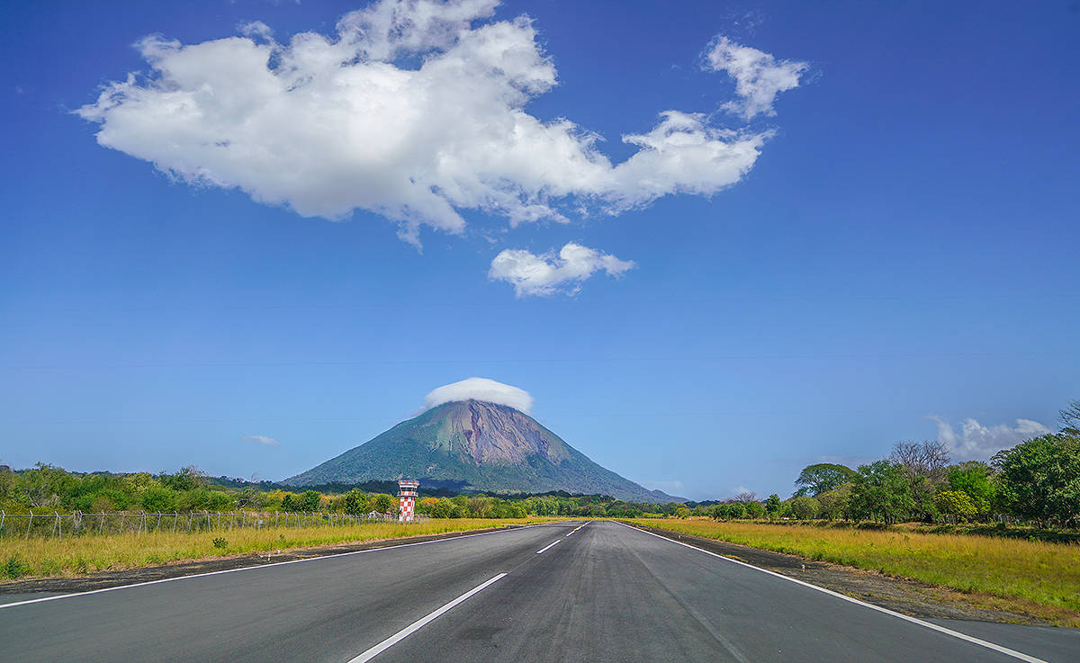 斗笠|岛屿拥有两座巨型活火山，被淡水鲨鱼包围，尼加拉瓜的奥梅特佩岛