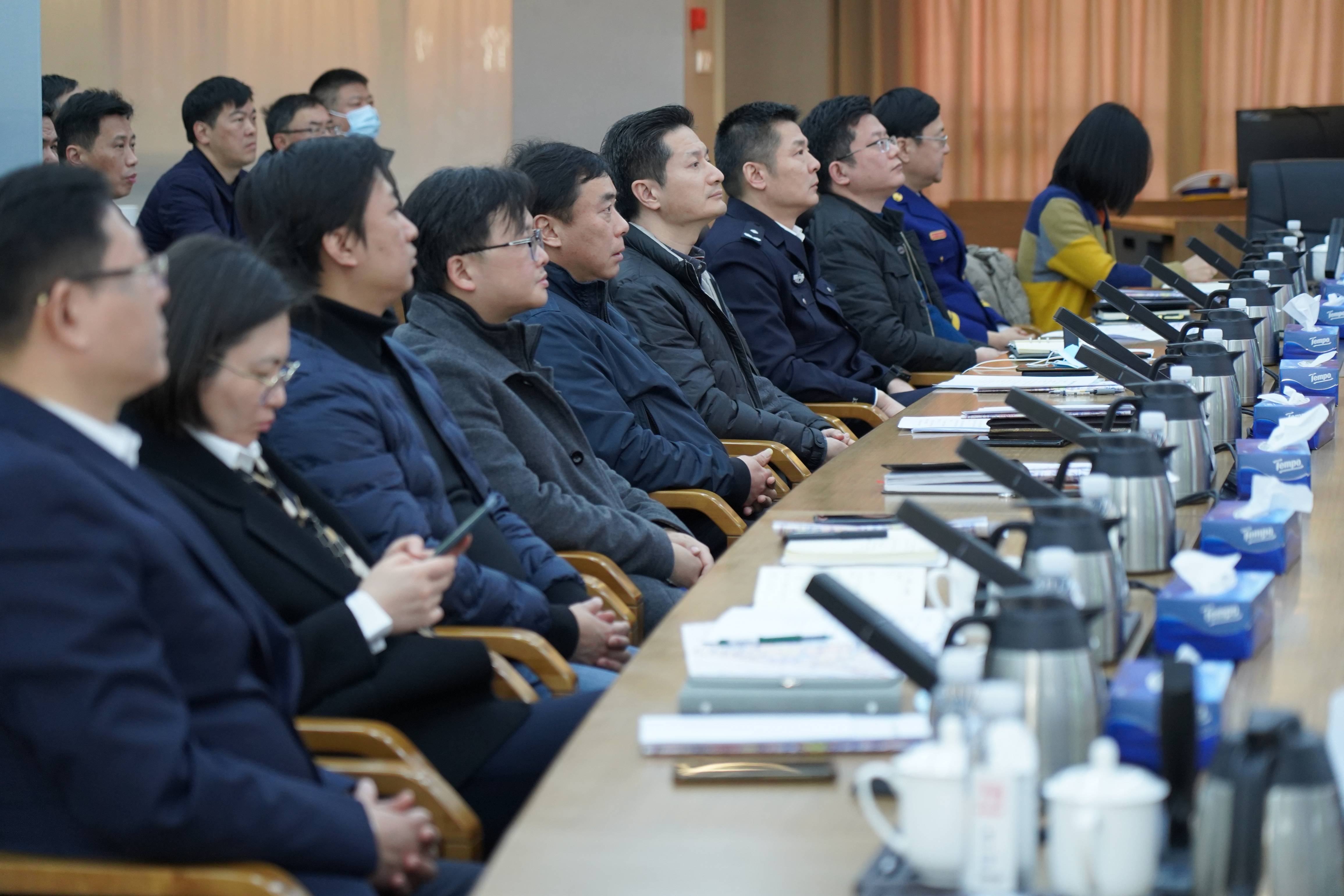 2月25日,曹楊新村街道模擬演練了社區街面群防群治體系近年來的建設